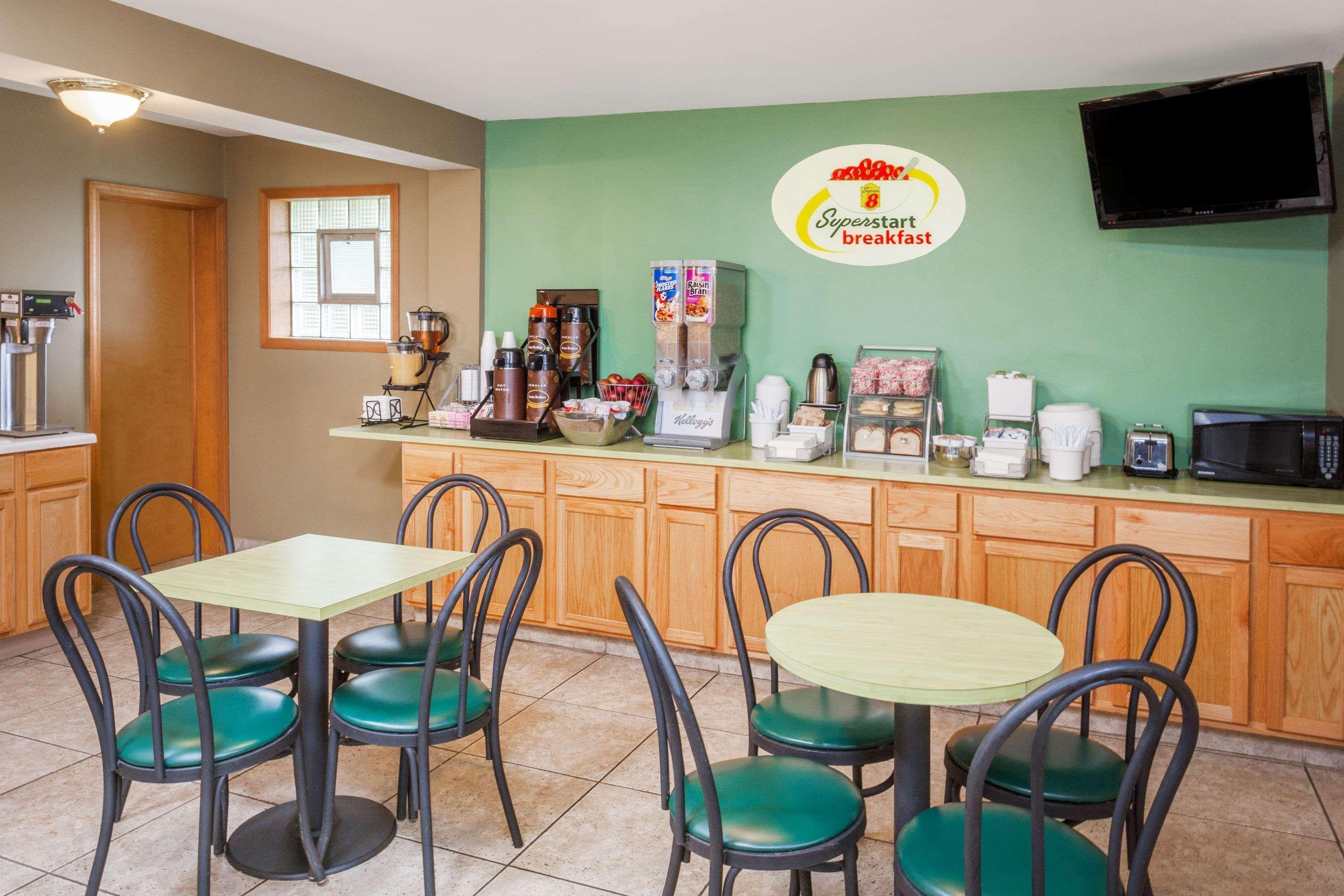 Super 8 By Wyndham Stevensville St Joseph Buitenkant foto